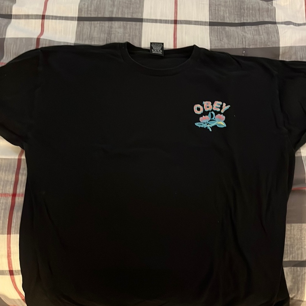 Obey shirt XL